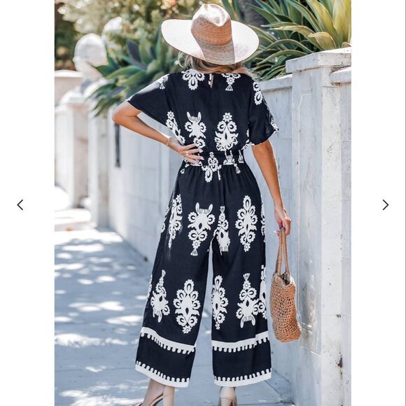 New Cupshe Smocked Wide Leg Navy & White Print Jumpsuit Suit Medium - Picture 3 of 6